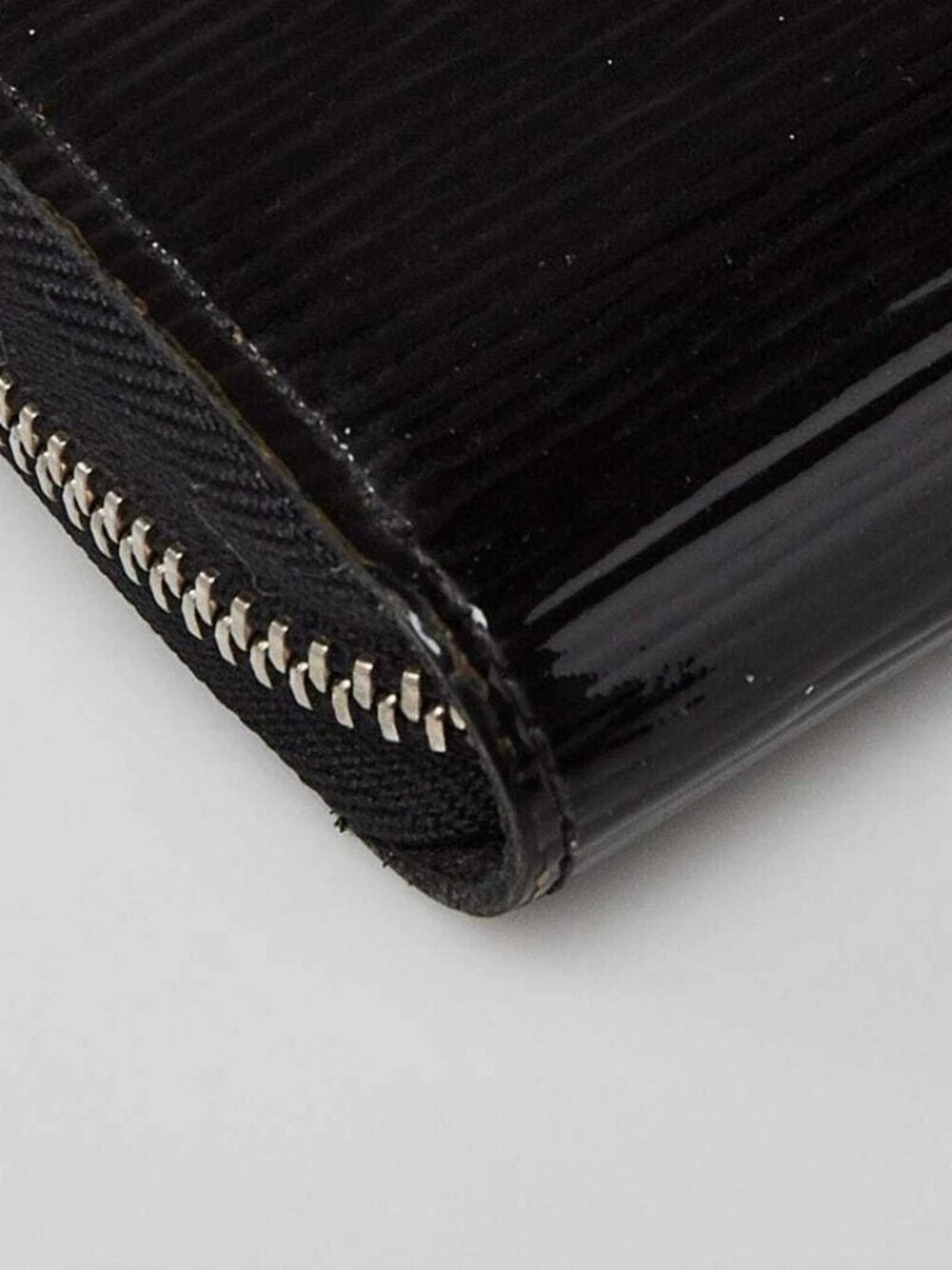 Louis Vuitton Black Electric Epi Leather Zippy Organizer Wallet - Picture 4 of 7
